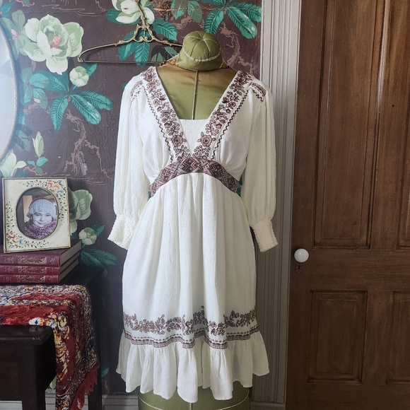 Shyanne Dresses & Skirts - Shyanne Embroidered Boho Dress – Ivory – Women’s Medium